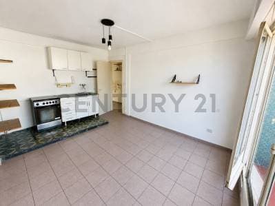Venta-Permuta Amplio 2 ambientes en venta con balcón aterrazado en Balvanera - 5