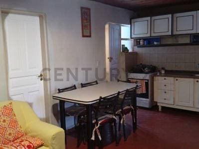 En Venta: Hermosa Casa Familiar de 3 Dormitorios con Hogar, Garage y Pileta en Humboldt - 5
