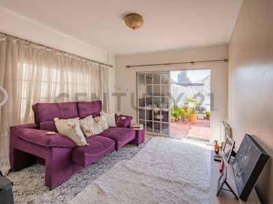 Casa en venta en Lomas de Zamora con pileta, quincho y jardín - Ideal para vivir y trabajar - 2