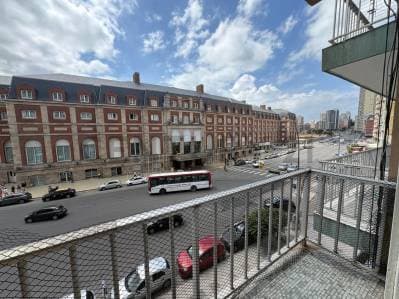 Venta departamento 2 ambientes al frente con cochera y balcón corrido - Principal