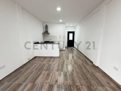 ALQUILER DPTO 1 AMB CON PATIO Y COCHERA EN CASEROS TRES DE FEBRERO - 2