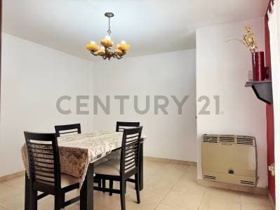 Departamento en venta de 2 dormitorios y patio en La Plata - 4