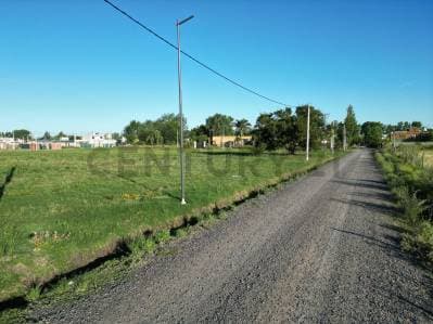 TERRENO EN PARQUE SICARDI A DOS CUADRAS DEL ASFALTO 14 BIS Y 661 - 3