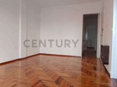 VENTA - Departamento 2 Dormitorios - Centro / Martin - 2