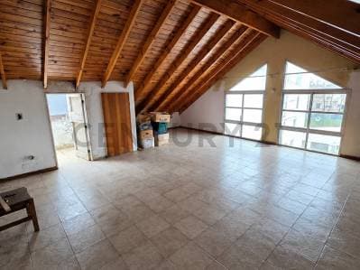 Venta PH 4 ambientes a refaccionar con altillo y entrada de auto en Villa Ballester - Principal