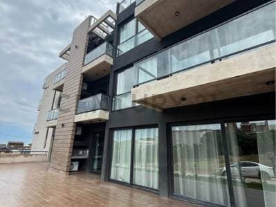 Venta departamento 2 ambientes en Mar de Ostende frente al Mar con cochera cubierta balcón y terraza - 2