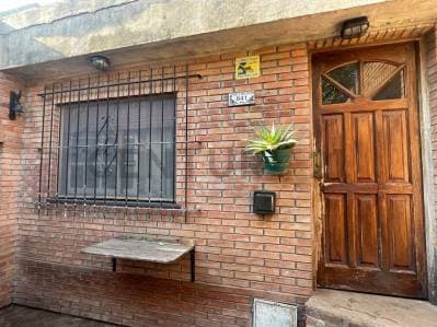 VENTA CASA 4 AMB. EL TALAR CON PILETA Y COCHERA - 2