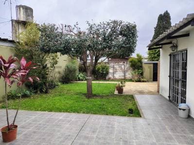 Venta Casa 4 ambientes San Justo Lote Propio Jardín Patio - Principal