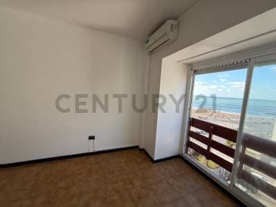Departamento en Venta 3 Ambientes con Cochera y vista al mar - 2