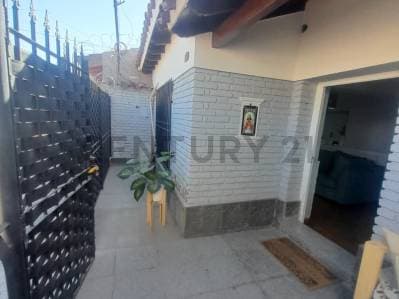 AMPLIA CASA EN VENTA EN GUTIERREZ MAIPÚ - 2