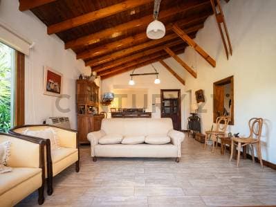 Venta de casa 3 dormitorios con quincho y pileta - 4