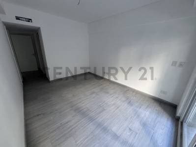 VENTA DEPARTAMENTO 4 AMBIENTES EN FLORES CON COCHERA y DEPENDECIA - 5