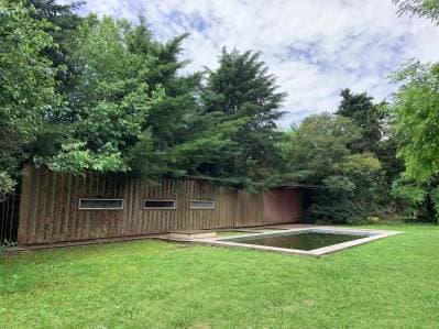 Lote en VENTA con piscina y 2 módulos habitacionales (contenedores) a reciclar, City Bell (443 y 21 - Principal