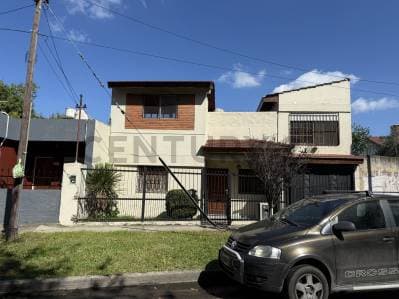 VENTA | CASA 4 AMBIENTES + DEPTO INDEPENDIENTE | APTA CRÉDITO|DESOCUPADO - 2