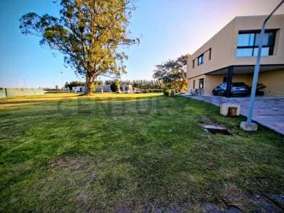 Lote 881 m² en Greenville Polo & Resort – Hudson, Berazategui - 3