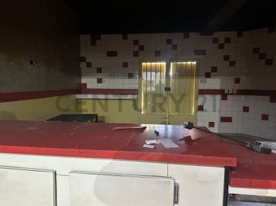 CENTURY 21 LOPEZ ALQUILA SALON COMERCIAL EN GODOY CRUZ - 2