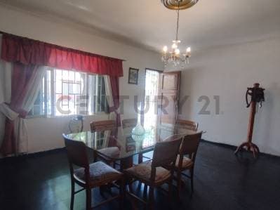 VENTA DE DEPARTAMENTO + SALÓN DE USO COMERCIAL Y/O PROFESIONAL - 4