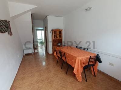 Venta de casa 3 ambientes con cochera y jardín a metros mar en Mar del Tuyu Zona Sur - 4