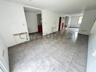 Casa Tipo Duplex de 3 dormitorios en Venta en Gonnet - 4