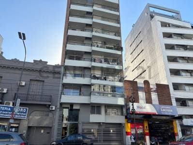 MONOAMBIENTE EN VENTA MUY LUMINOSO CON BALCÓN Y VENTILACIÓN CRUZADA – APTO PROFESIONAL - Principal