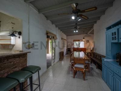 CASA EN VENTA VILLA ELISA 2 DORMITORIOS. GRAN PARQUE Y PILETA. - 2