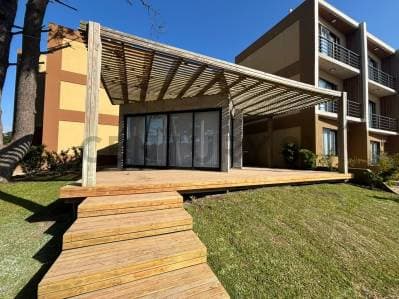 Casa 4 ambientes en Pinamar - Principal