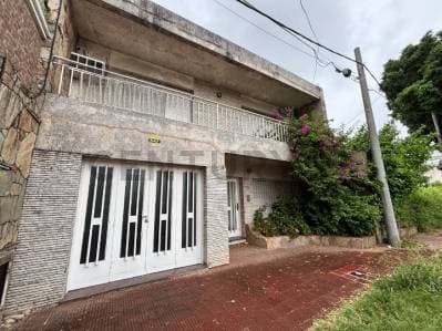 CASA EN VENTA EN ALBERDI, ROSARIO - 2