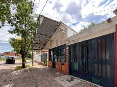 CASA + LOCAL BARRIO ACINDAR - 2