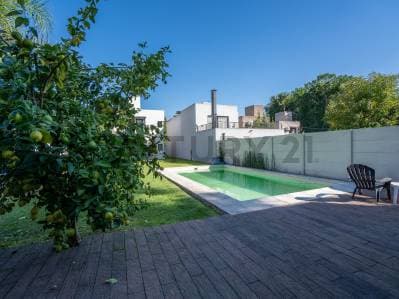 Casas en venta en City bell, 3 dormitorios con pileta - Principal
