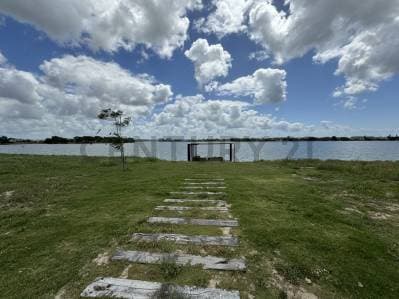 Puentes lote al lago central en venta - 3