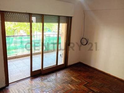Venta PH 3 ambientes, patio, balcón, terraza y dos locales. - 5