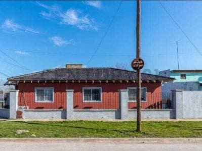 CASA EN VENTA BERISSO - 5