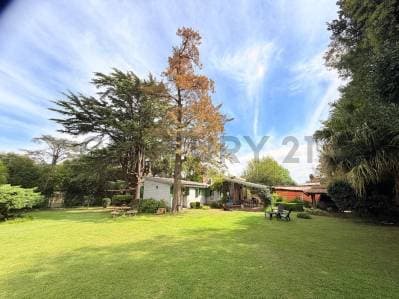 CASA DE 3 AMBIENTES- PARQUE 2000 mts - PISCINA Y GALERÍA – PASO DEL REY - 3
