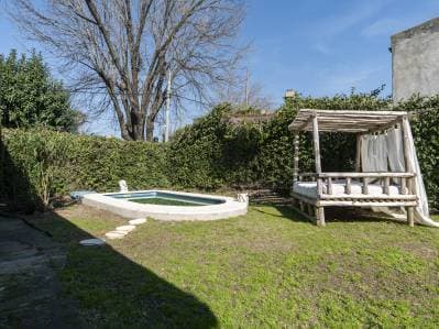 CASA EN VENTA EN LA PLATA APTO BANCO 2 DORMITORIOS PILETA VERDE - 4