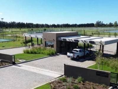 LOTE EN VENTA EN EL BARRIO LAS VICTORIAS - 2