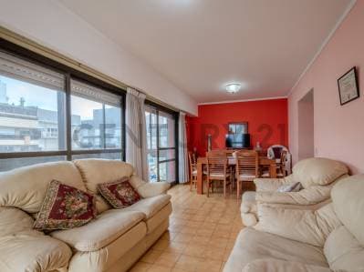 Venta de departamento 3 ambientes al frente con cochera, Centro, Mar del Plata. - 5