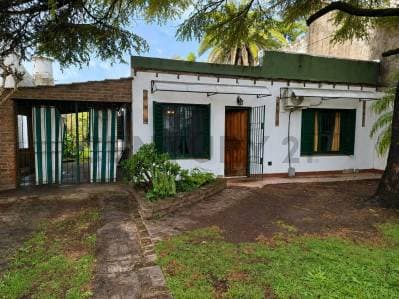 Venta de casa en lote de 480 metros con galería y parque con parrila, Villa Buide, Pilar - 2