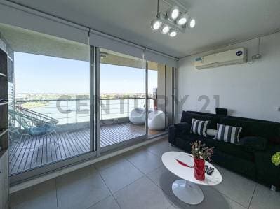 Islas del Golf Nordelta La Mansa con vista al lago central en venta - 2