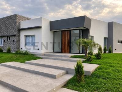 CASA EN VENTA CLUB DE CAMPO SANTA RITA - Principal