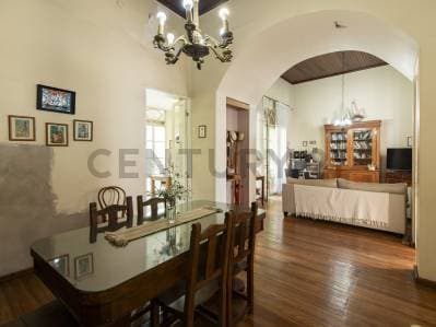 Casa En Venta en La Plata con pileta y terraza - 5