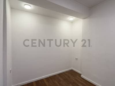 CASA REFACCIONADA 2 DORMITORIOS A LA VENTA CON PARQUE Y PILETA EN CITY BELL - 3
