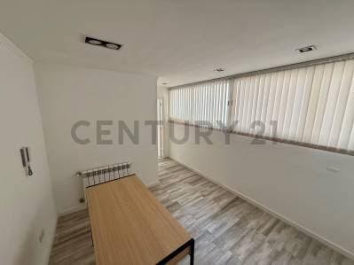 Oficina en Venta – La Perla | Planta Baja con Cochera - 5