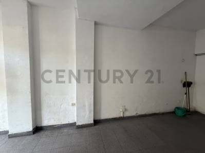 LOCAL COMERCIAL A LA VENTA - AV AVELLANEDA y AV ACOYTE, CABALLITO. - 4