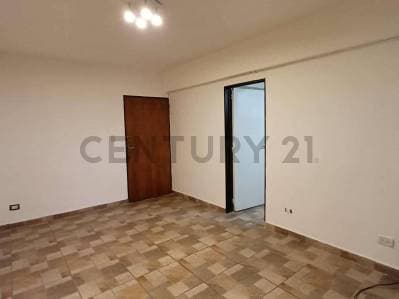 VENTA! Departamento 2 ambientes con patio - 2