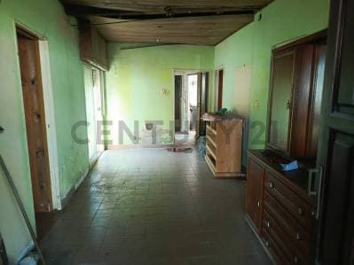 VENTA CASA 3 AMBIENTES CON COCHERA A RECICLAR - 4