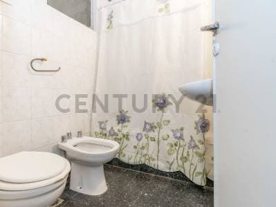 OPORTUNIDAD ! BAJO DE PRECIO 3 AMBIENTES LUMINOSOS CON BALCON CORRIDO DE 11 METROS CONTRAFRENTE ABIE - 4