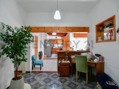 CASA EN VENTA EN BERISSO DE 3 DORMITORIOS - 4