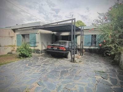 OPORTUNIDAD! CASA 300M2 -APTA CREDITO- Sobre Asfalto, GRAN POTENCIAL! - 3