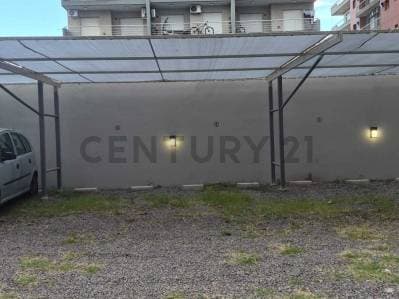 VENTA COCHERA SEMICUBIERTA - Principal