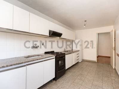 Venta departamento 3 ambientes con balcón y toilette – San Martín (acepta permuta) - 2